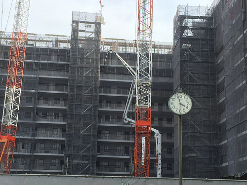 ファイル:20160418パークホームズ板橋蓮根 一番街・二番街.jpg