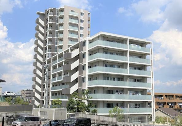 ファイル:Tステージ日南公園スカイデイズ 外観1.png