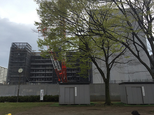 ファイル:20160404パークホームズ板橋蓮根 一番街・二番街2.jpg