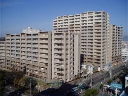 ファイル:D’グラフォート香里ヶ丘 外観1.jpg