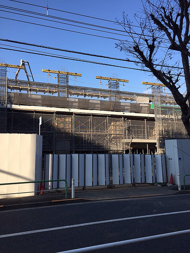 ファイル:20160209パークホームズ板橋蓮根 一番街・二番街.jpg