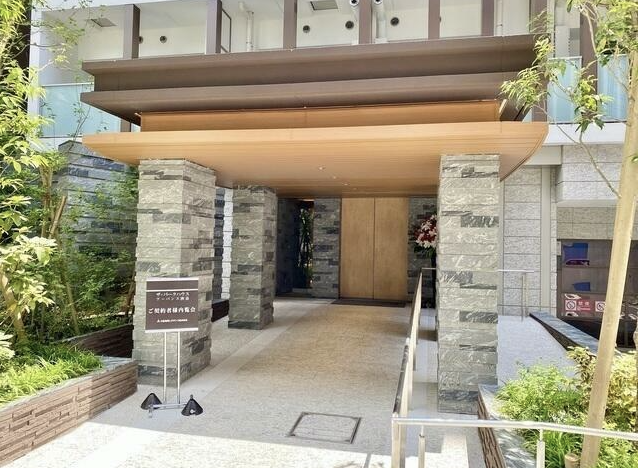 ファイル:ザ・パークハウス アーバンス 渋谷 エントランスアプローチ.png