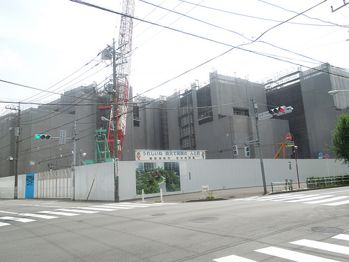 ファイル:ウエスト 施工時(2014-08-21撮影).jpg