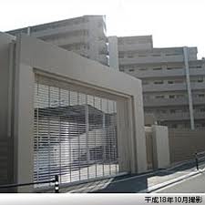 ファイル:D’グラフォート香里ヶ丘 外観2.jpg