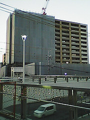 ファイル:グランドメゾン勝川ネクシティ イースト 2007年4月5日撮影.jpg