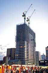 ファイル:N4.TOWER建設中と光のルネサンス 2008年12月21日撮影.jpg