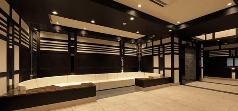 ファイル:クレアホームズ八尾ザ・グランエア エントエランスホール2.png