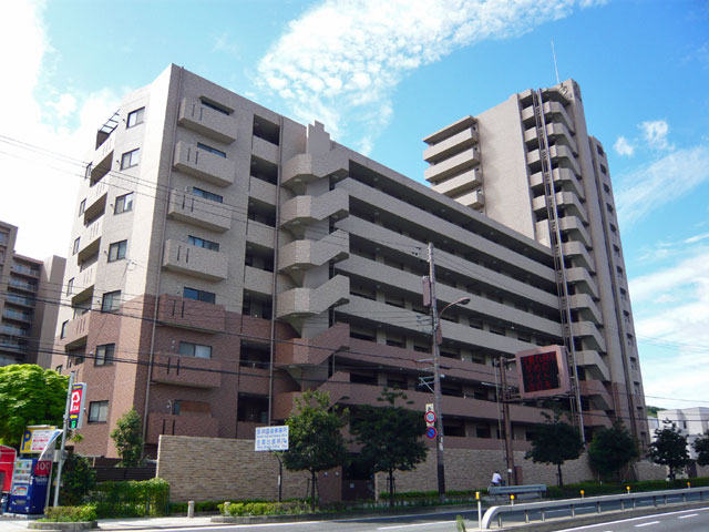 ファイル:キングレジデンス ラセーヌ宝塚外観1.jpg