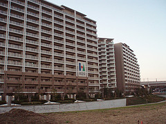 ファイル:オーペルグランディオおおたかの森 外観1.jpg